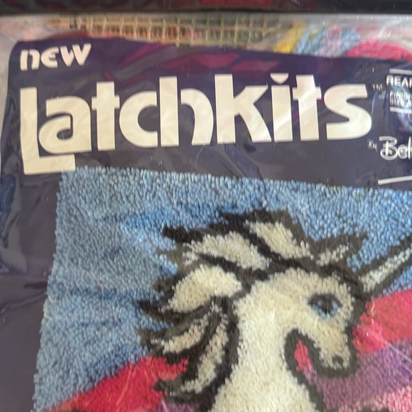 Vintage Latchkits by Betty Wilkinson Rearing Unicorn 2707 Rainbow Unicorn 20x27 - Picture 3 of 7